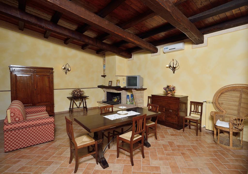 Agriturismo I Granai Crocemaroggia Экстерьер фото